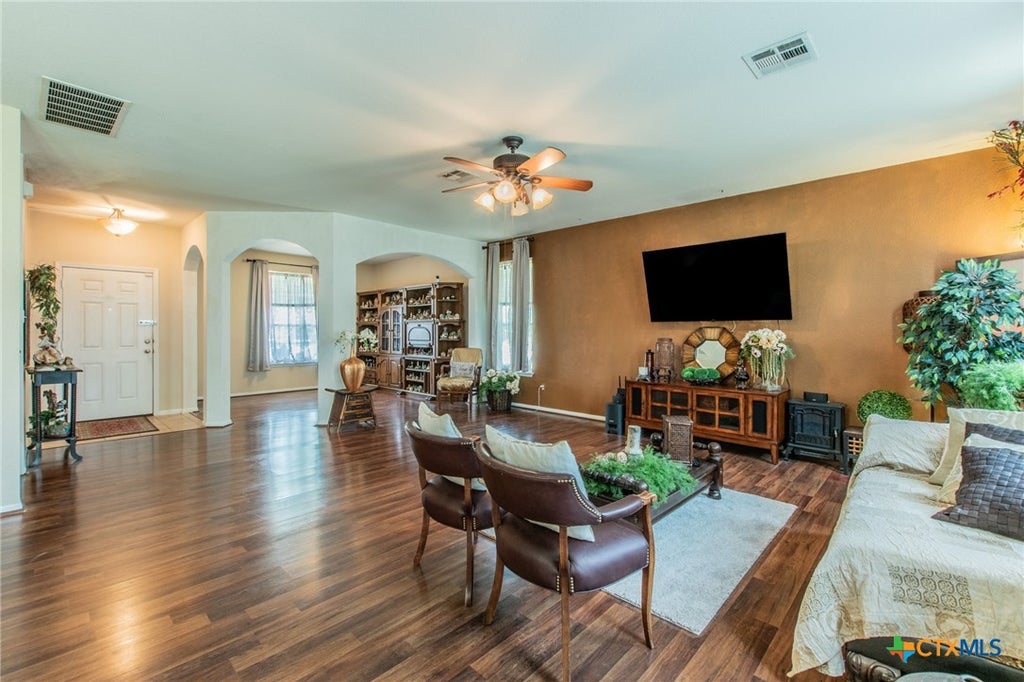 Photo of 5408 Milky Way Avenue, Killeen, TX 76542 (MLS # 617186)