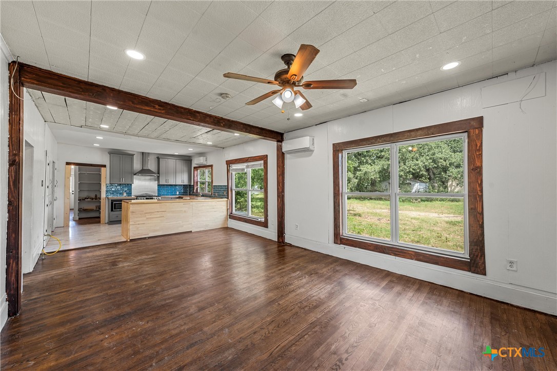 709 S Pleasant Hill Road