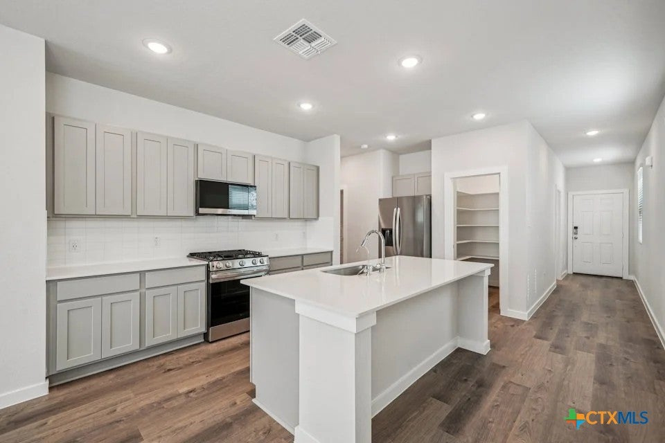 Photo of 4330 Hobbiton Way, New Braunfels, TX 78130 (MLS # 609926)