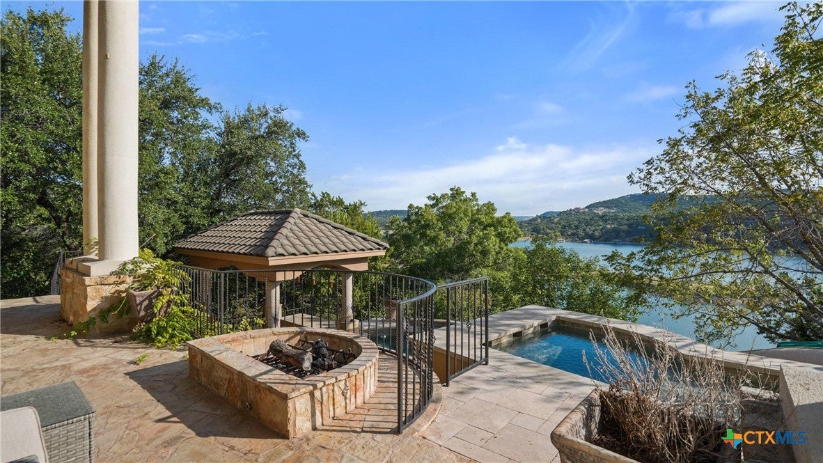 17912 Crystal Cove