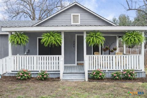 724 Scarbrough Street Rockdale TX 76567