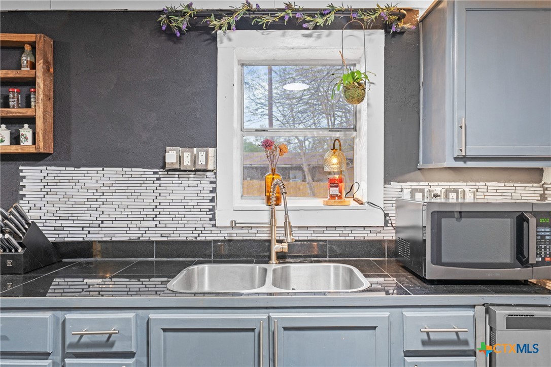 724 Scarbrough Street