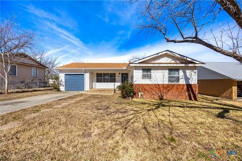 11 Bellaire Avenue Lampasas TX 76550