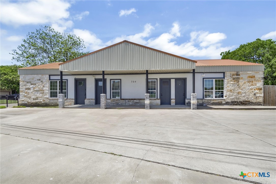Photo 1 of 22 — 504 S 1st Street, Copperas Cove, TX 76522