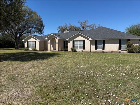 Photo of 603 Oakway Street, Victoria, TX 77905 (MLS # 608136)