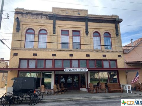 716 N Avenue D Avenue Shiner TX 77984