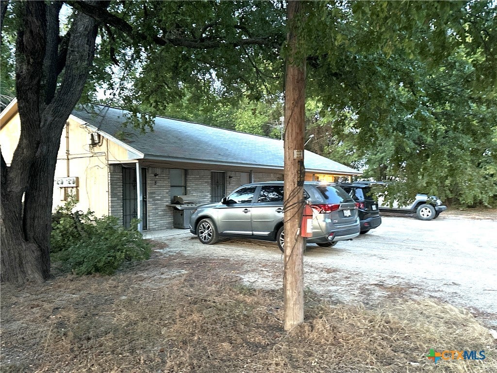 1211 E VETERAN'S MEMORIAL Boulevard