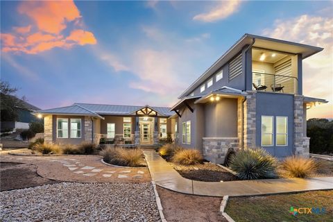 Photo of 223 Oak Shores Drive, Canyon Lake, TX 78133 (MLS # 604386)