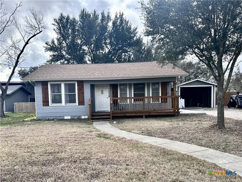 Photo of 105 E Huebinger Street, Marion, TX 78124 (MLS # 604707)