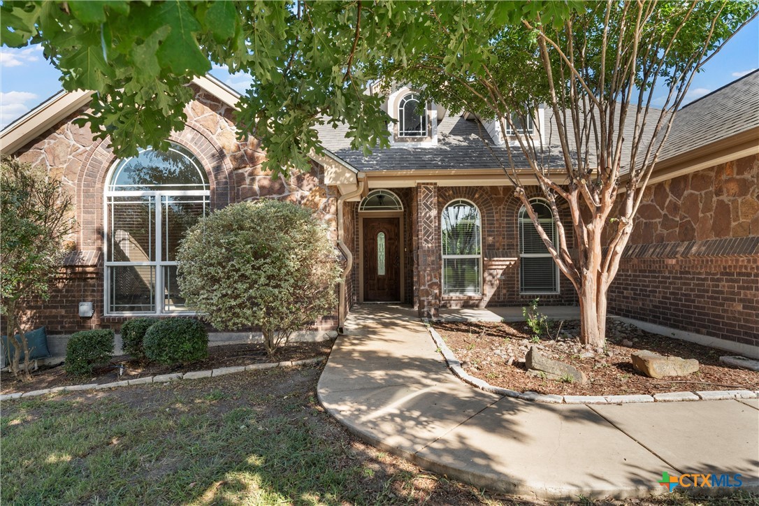 2504 Boxwood Drive