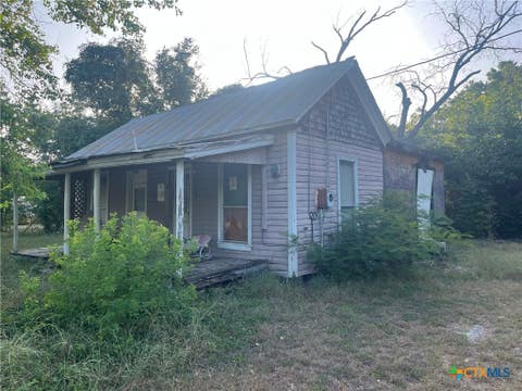 Photo of 710 S College Avenue, Cameron, TX 76520 (MLS # 621881)