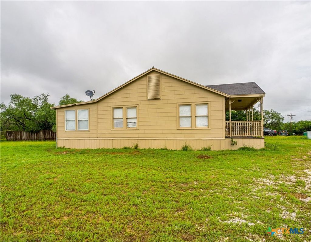 Photo of 3851 Hermosa Drive, Kingsland, TX 78639 (MLS # 613369)