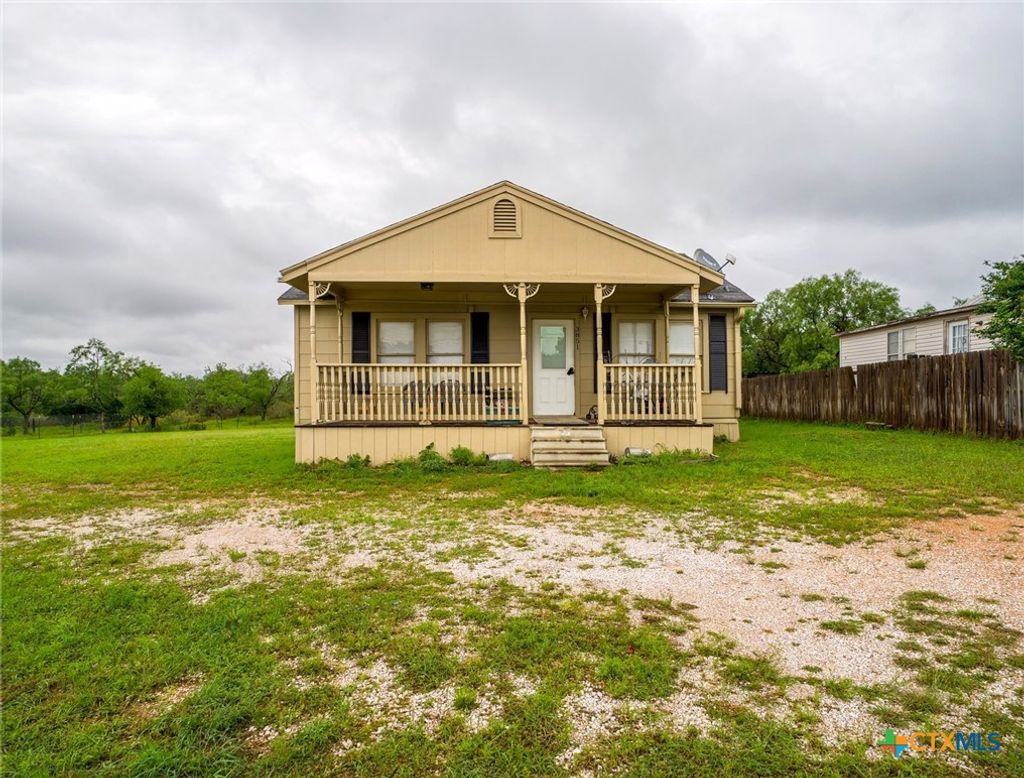 Photo of 3851 Hermosa Drive, Kingsland, TX 78639 (MLS # 613369)