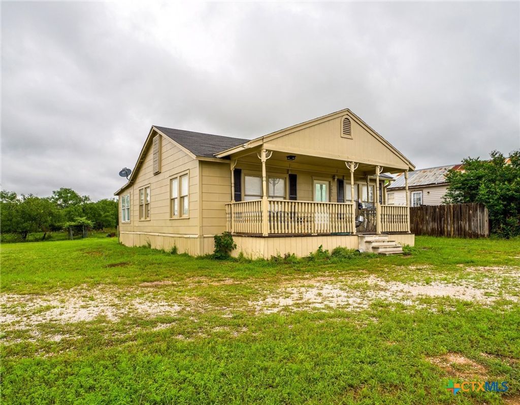 Photo of 3851 Hermosa Drive, Kingsland, TX 78639 (MLS # 613369)
