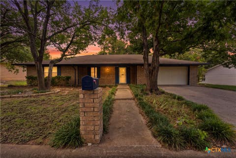 Photo of 609 Hastings Road, Belton, TX 76513 (MLS # 622989)