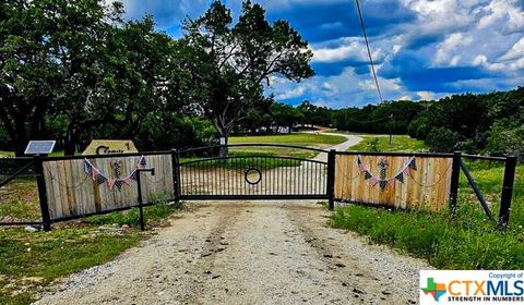 1841 Oak Meadows Canyon Lake TX 78133