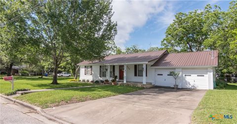 Photo of 110 Walnut Street, Yoakum, TX 77995 (MLS # 614068)