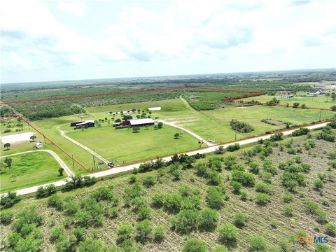 2683 Old Highway Inez TX 77968