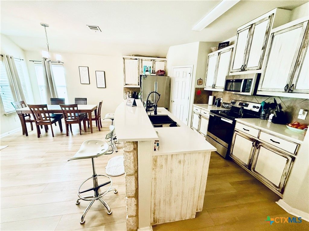 Photo of 109 Salas Drive, San Marcos, TX 78666 (MLS # 593748)