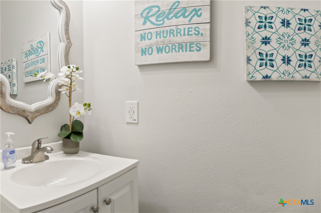 Canyon Lake, Texas 78133, United States, 4 Bedrooms Bedrooms, ,3 BathroomsBathrooms,Residential,Active,215786