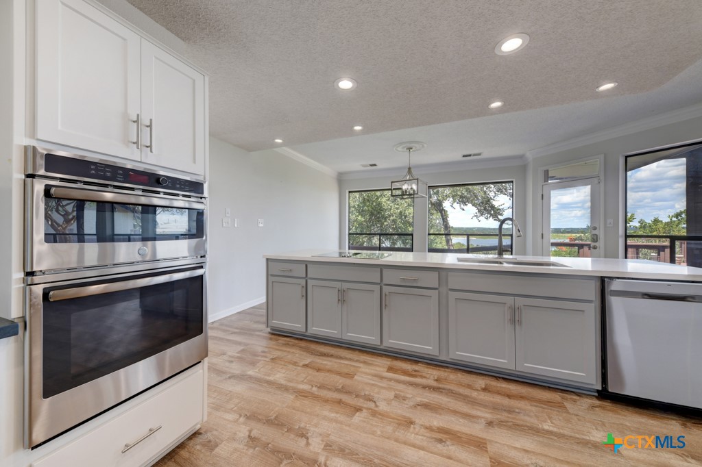 Canyon Lake, Texas 78133, United States, 4 Bedrooms Bedrooms, ,3 BathroomsBathrooms,Residential,Active,215786