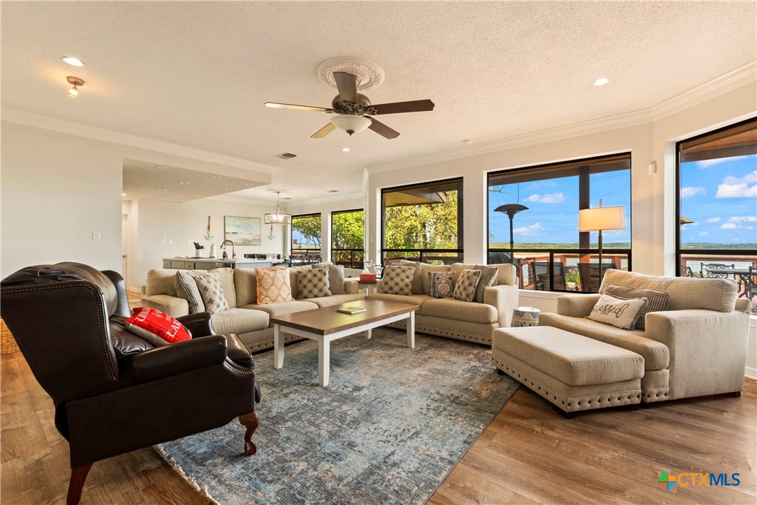 Canyon Lake, Texas 78133, United States, 4 Bedrooms Bedrooms, ,3 BathroomsBathrooms,Residential,Active,215786