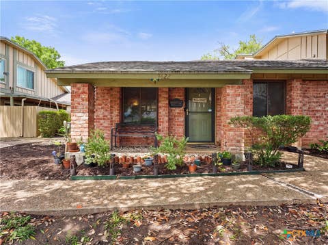 Photo of 9622 Covey Bridge Ln Ln, Austin, TX 78758 (MLS # 620116)