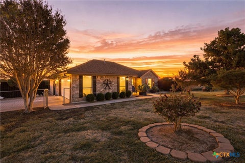 Photo of 1015 Bluebonnet Drive, Copperas Cove, TX 76522 (MLS # 624417)