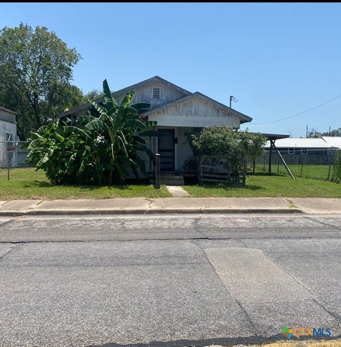 Photo of 705 E North Street, Victoria, TX 77901 (MLS # 620586)