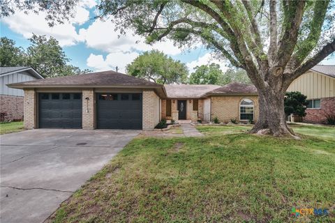 Photo of 206 Gettysburg Drive, Victoria, TX 77904 (MLS # 613682)