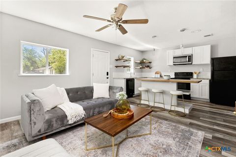 1848 W Bridge Street New Braunfels TX 78130