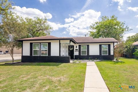 1209 E Polk Avenue Victoria TX 77901