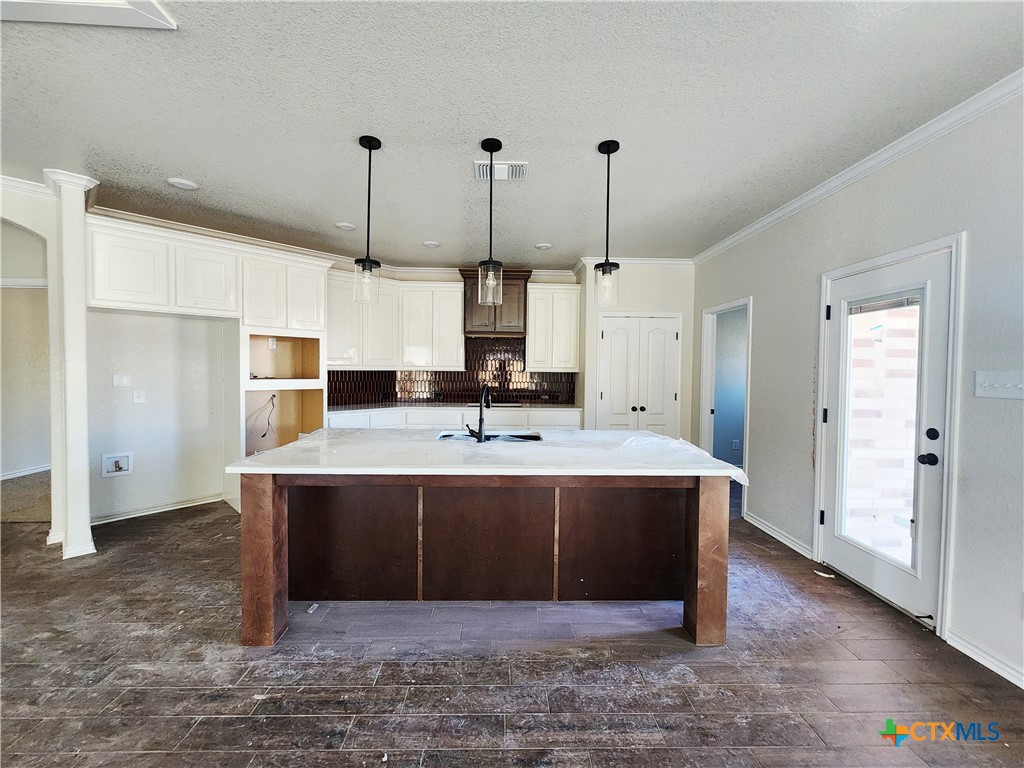 712 Golden Eagle Drive