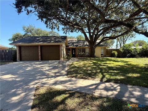 Photo of 309 Taos Drive, Victoria, TX 77904 (MLS # 627818)