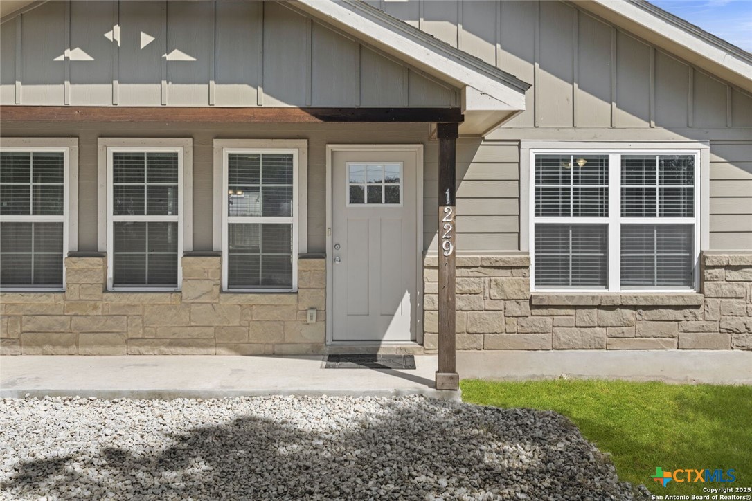 1229 Bob White Drive