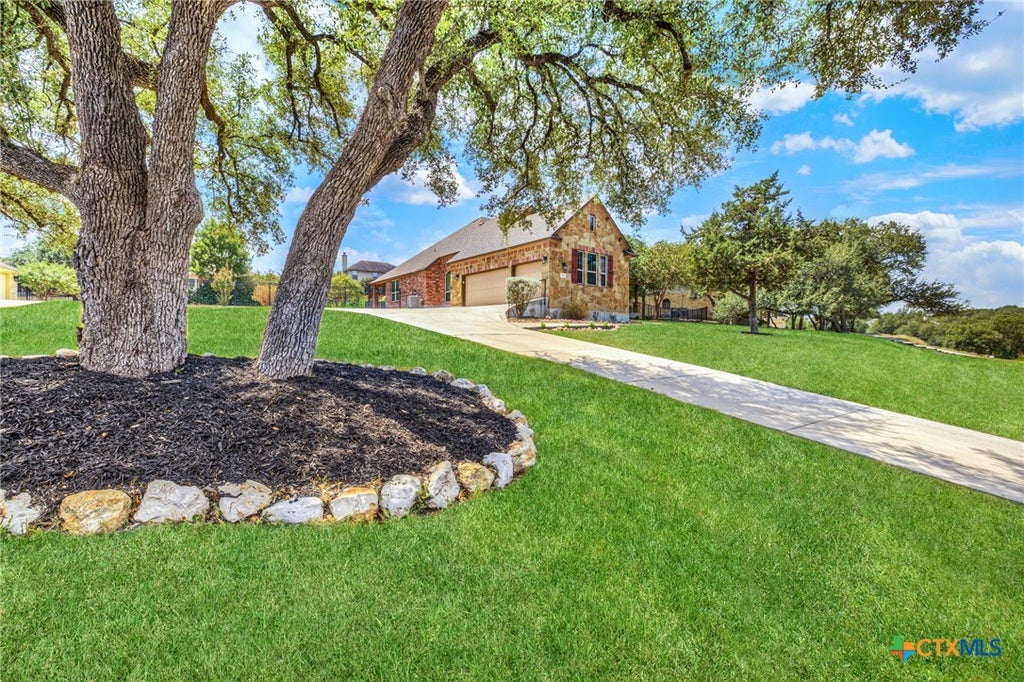 Photo of 921 Santa Cruz, New Braunfels, TX 78132 (MLS # 626540)