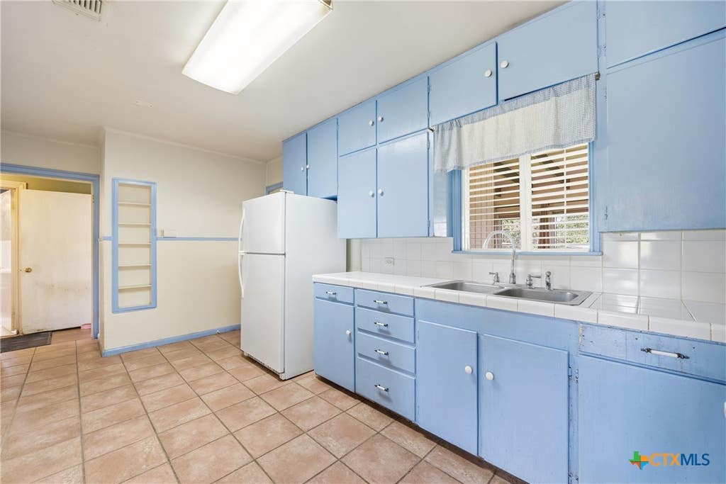 Photo of 107 W Holland Street, San Marcos, TX 78666 (MLS # 622634)