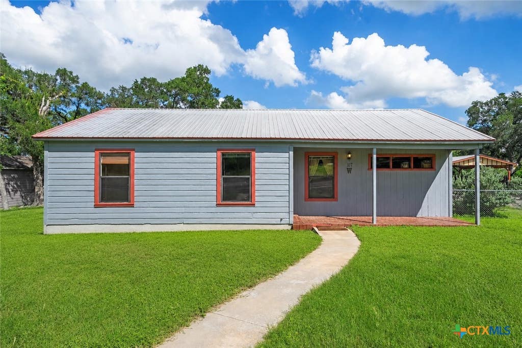 Photo of 107 W Holland Street, San Marcos, TX 78666 (MLS # 622634)