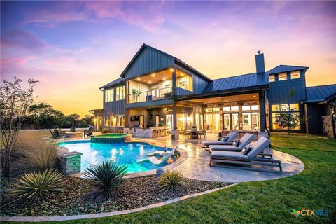 Photo of 260 Bear Creek Trail, New Braunfels, TX 78132 (MLS # 608582)