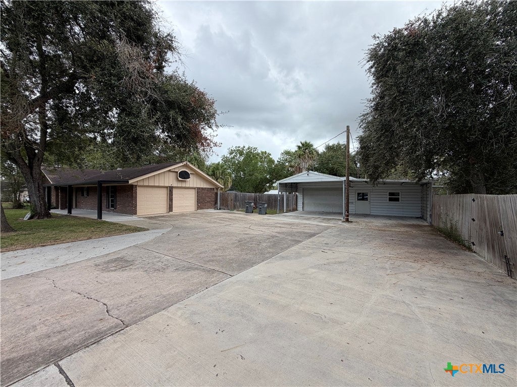 204 Brooks