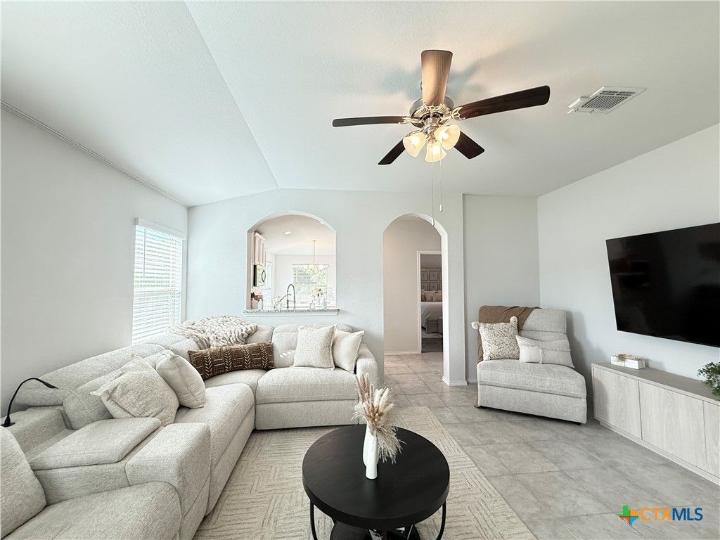 Photo of 1910 Bee Creek Loop, Copperas Cove, TX 76522 (MLS # 609920)