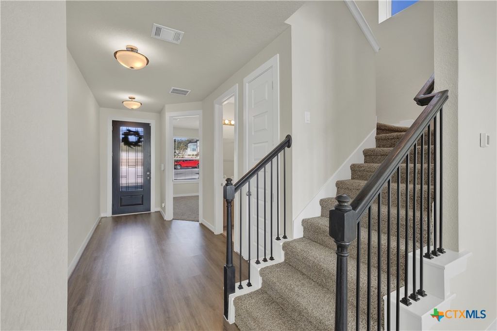 Photo of 15418 Ivory Hills, San Antonio, TX 78247 (MLS # 596880)