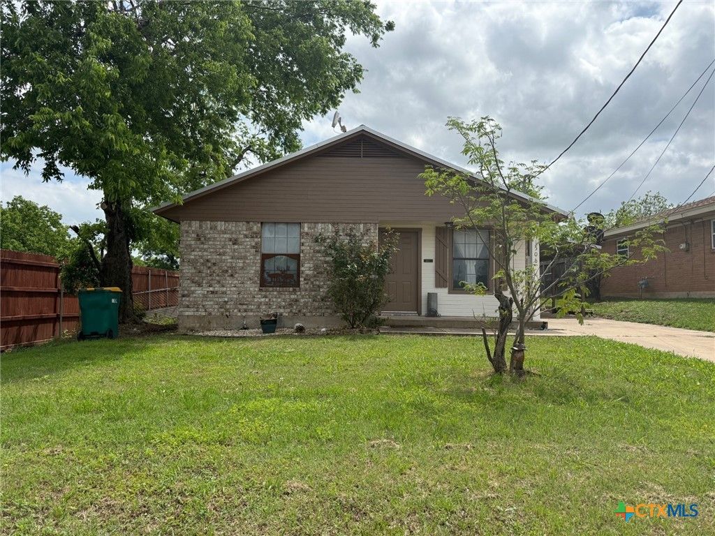 Photo of 1506 Saint Louis Street, Gatesville, TX 76528 (MLS # 610492)