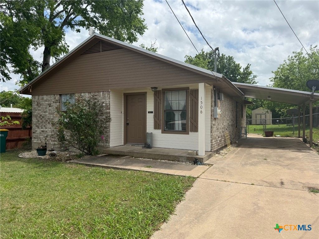 Photo of 1506 Saint Louis Street, Gatesville, TX 76528 (MLS # 610492)
