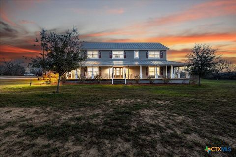 917 County Road 664 Devine TX 78016