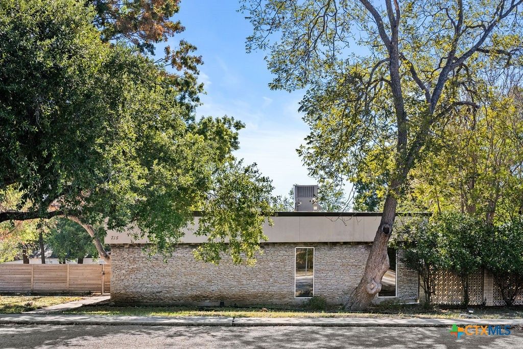 Photo of 715 W Hopkins Street #103, San Marcos, TX 78666 (MLS # 598231)