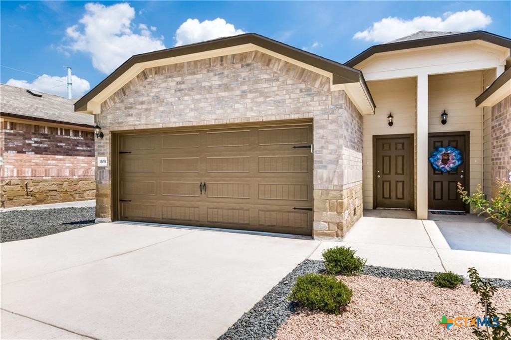 Photo 1 of 16 — 1112 Renee Way, Seguin, TX 78155