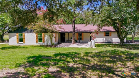 Photo of 3694 Coletoville Road, Victoria, TX 77905 (MLS # 621329)