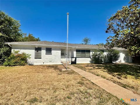 Photo of 2508 N 11th Street, Temple, TX 76501 (MLS # 622910)
