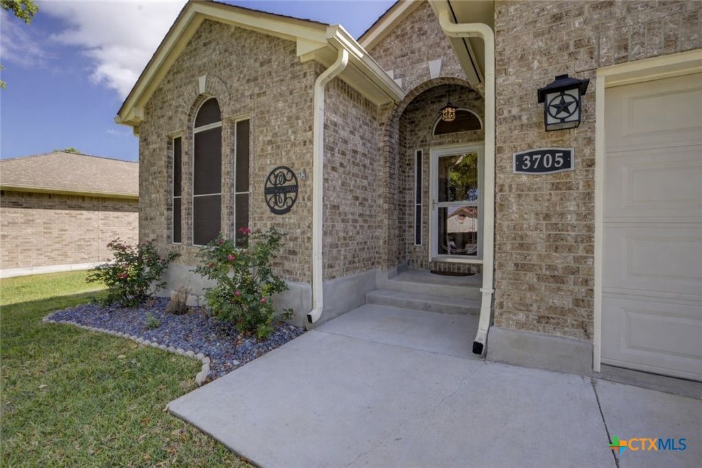Photo of 3705 Hillside, Schertz, TX 78108 (MLS # 610465)